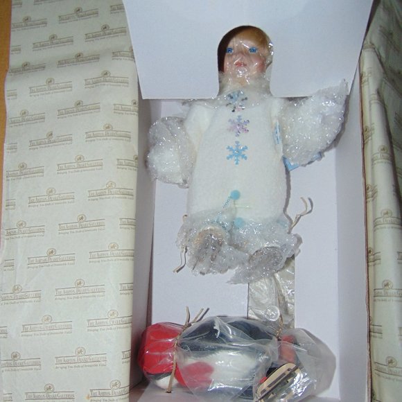 Follow the Leader - Snow Babies Doll - Ashton Drake *NIB - Picture 2 of 6